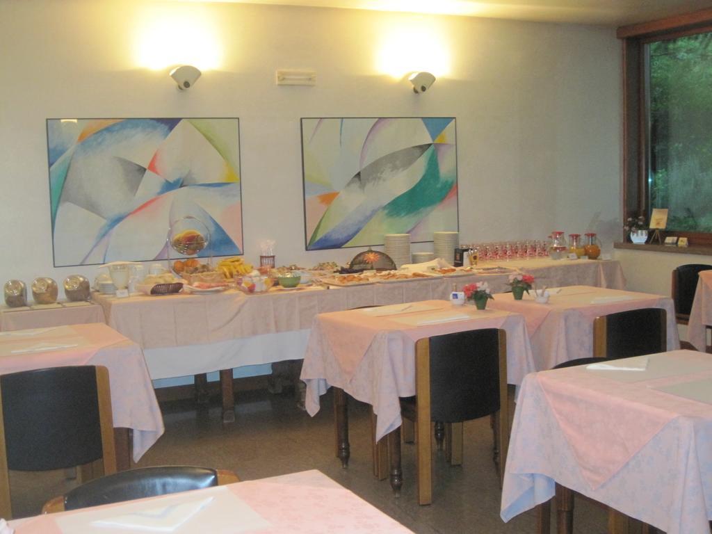 Albergo Villa & Roma Pallazzolo sull'Oglio Luaran gambar
