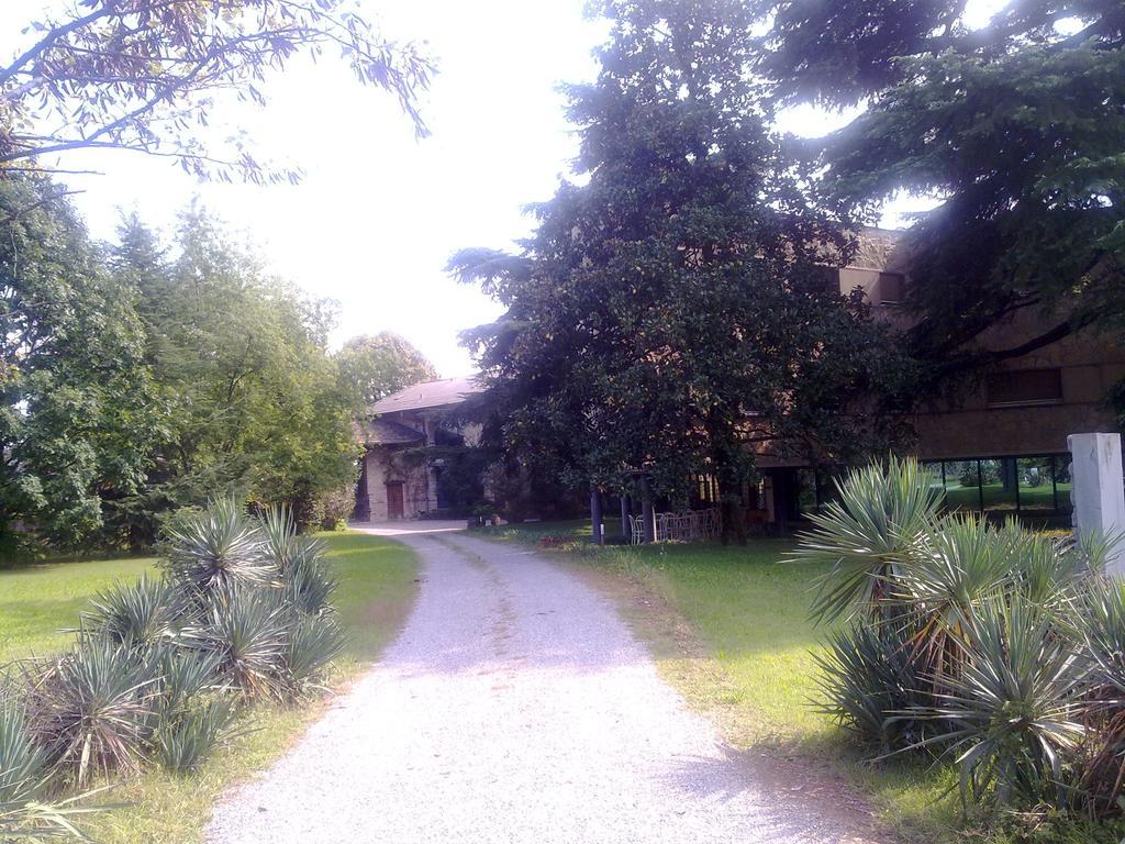 Albergo Villa & Roma Pallazzolo sull'Oglio Luaran gambar