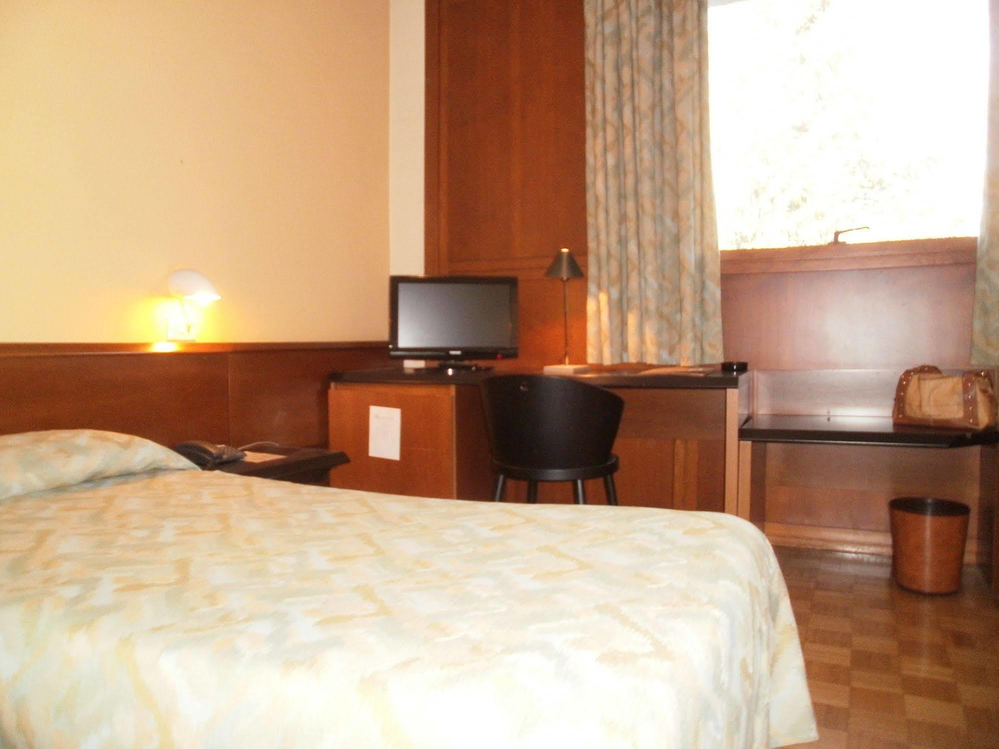 Albergo Villa & Roma Pallazzolo sull'Oglio Luaran gambar