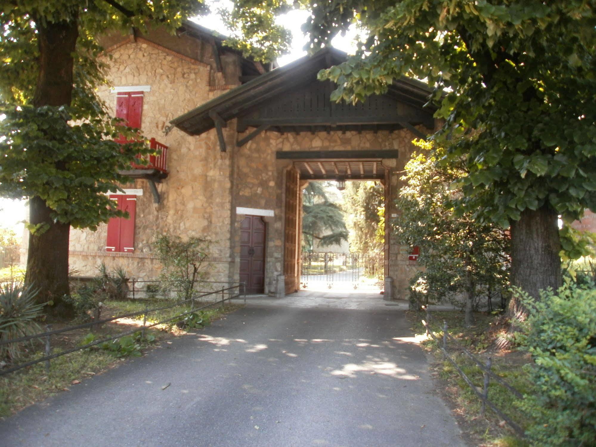 Albergo Villa & Roma Pallazzolo sull'Oglio Luaran gambar